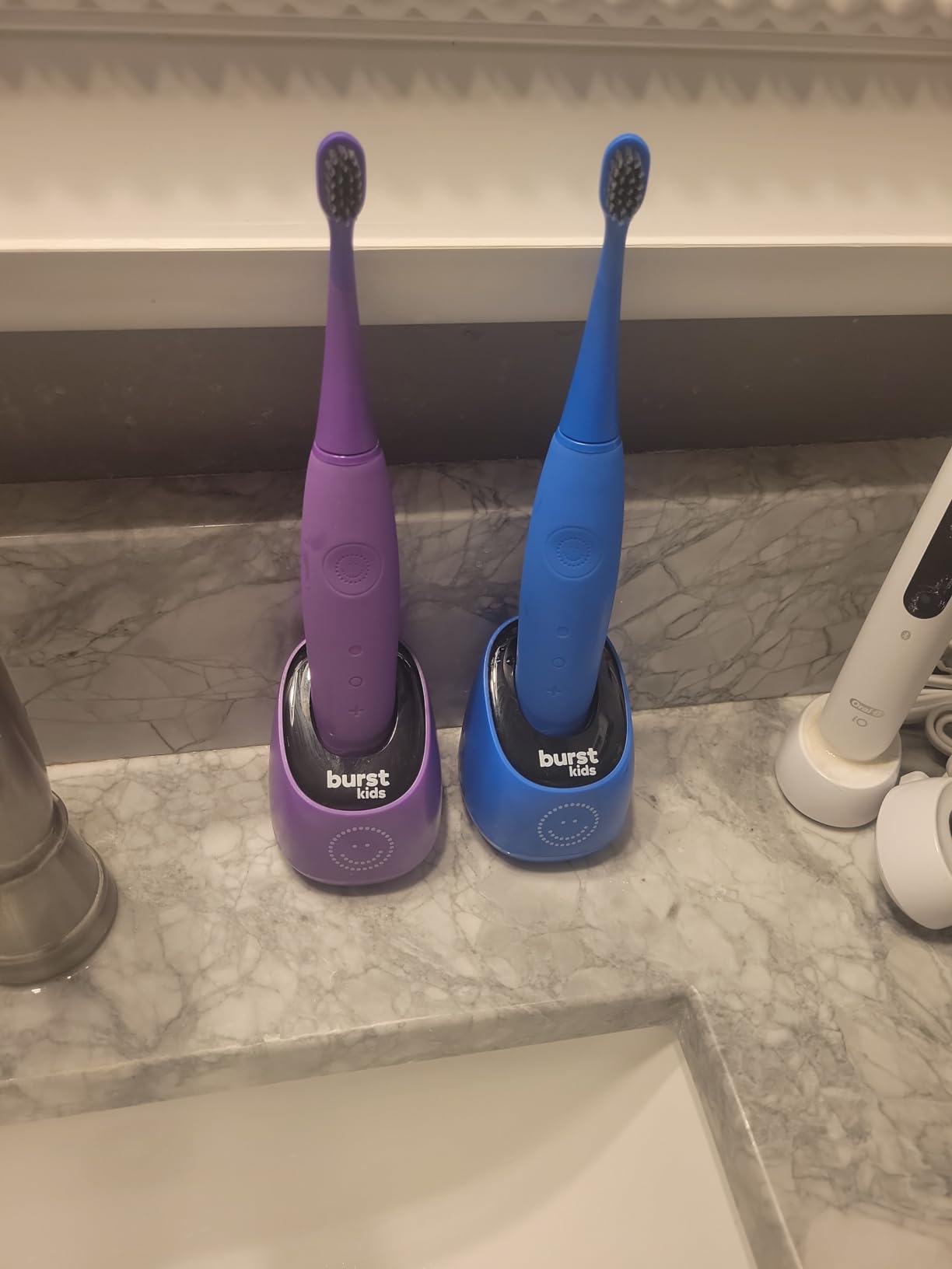 Burst Kids & Toddlers Electric Toothbrush (Blue) | Soft Bristles customer photo 1