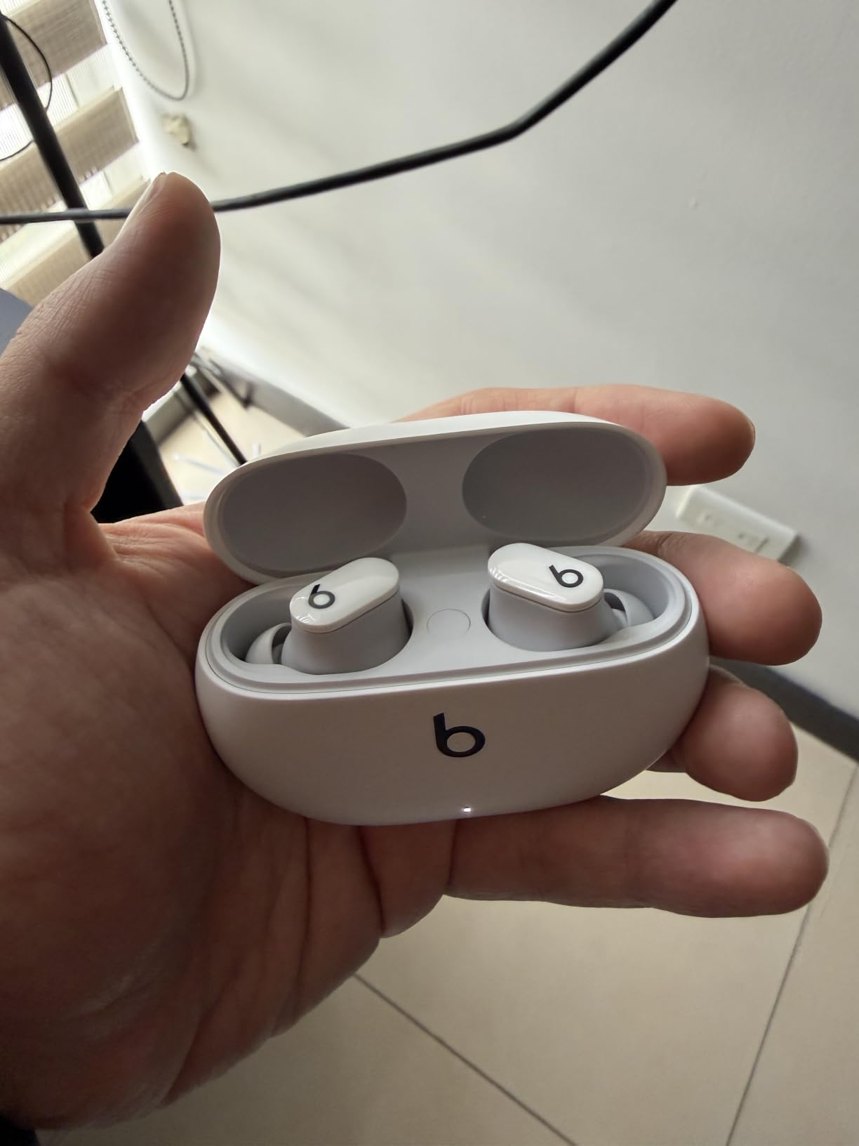 Beats Studio Buds - True Wireless Noise Cancelling Earbuds - Compatible with Apple & Android, Built-in Microphone, IPX4 Rating, Sweat Resistant Earphones, Class 1 Bluetooth Headphones - Black customer photo 1