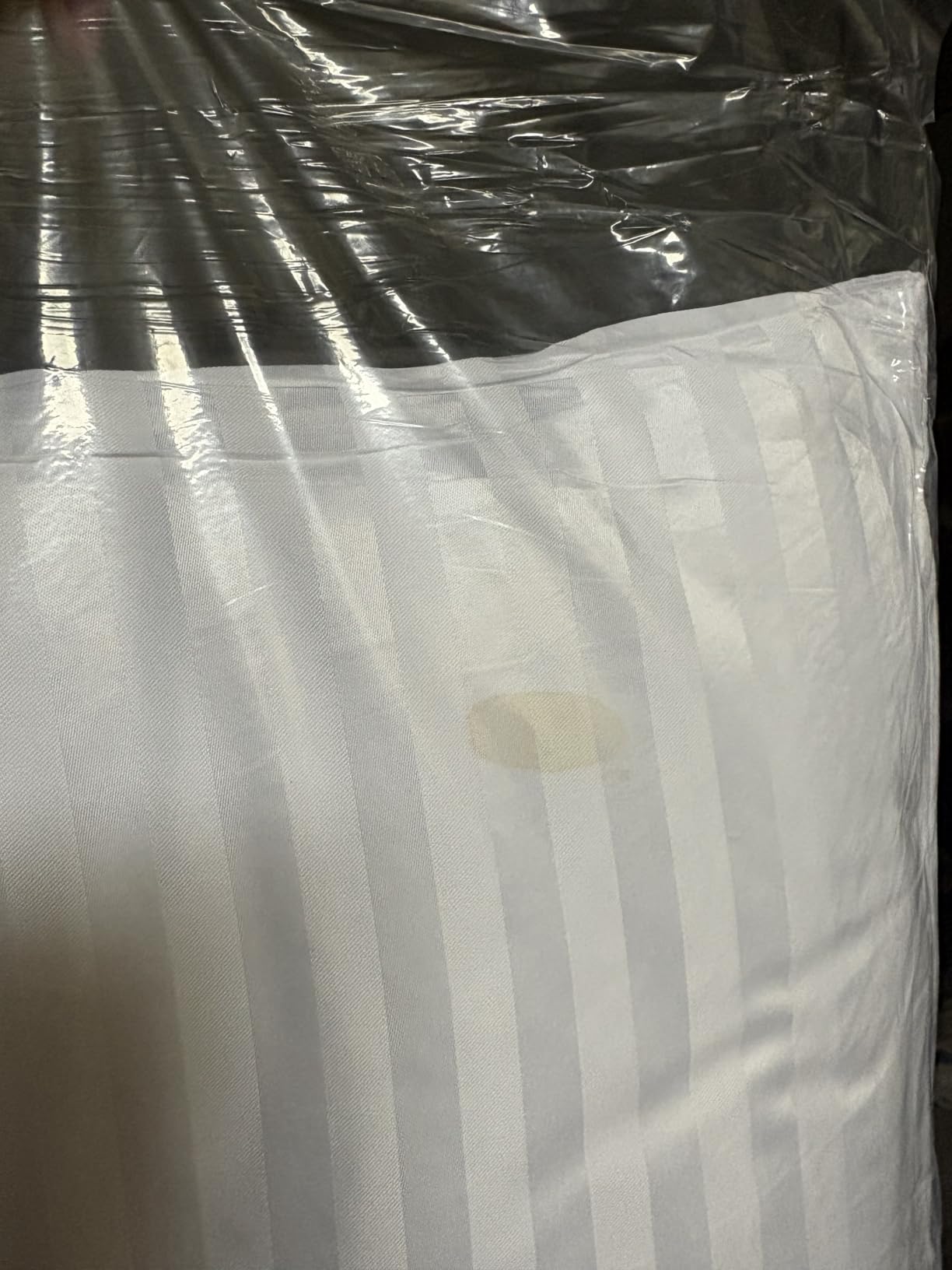EIUE Hotel Collection Bed Pillows for Sleeping 2 Pack Queen Size,Pillows for Side and Back Sleepers,Super Soft Down Alternative Microfiber Filled Pillows,20 x 30 Inches customer photo 2