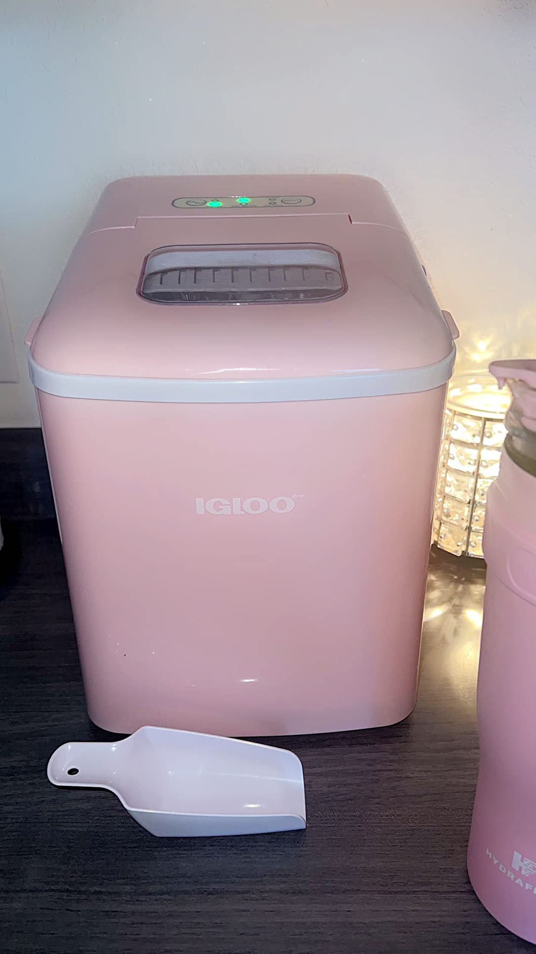 Igloo Premium Self-Cleaning Countertop Ice Maker Machine, Handled Portable Ice Maker, Produces 26 lbs. in 24 hrs. with Ice Cubes Ready in 6-8 Minutes, Comes with Ice Scoop and Basket customer photo 2