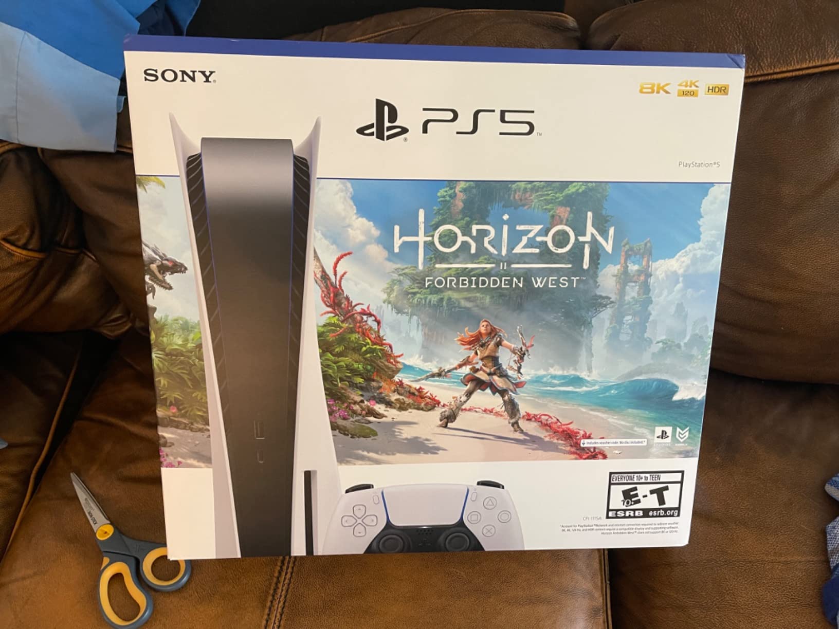 PS5 Console- Horizon Forbidden West Bundle customer photo 2