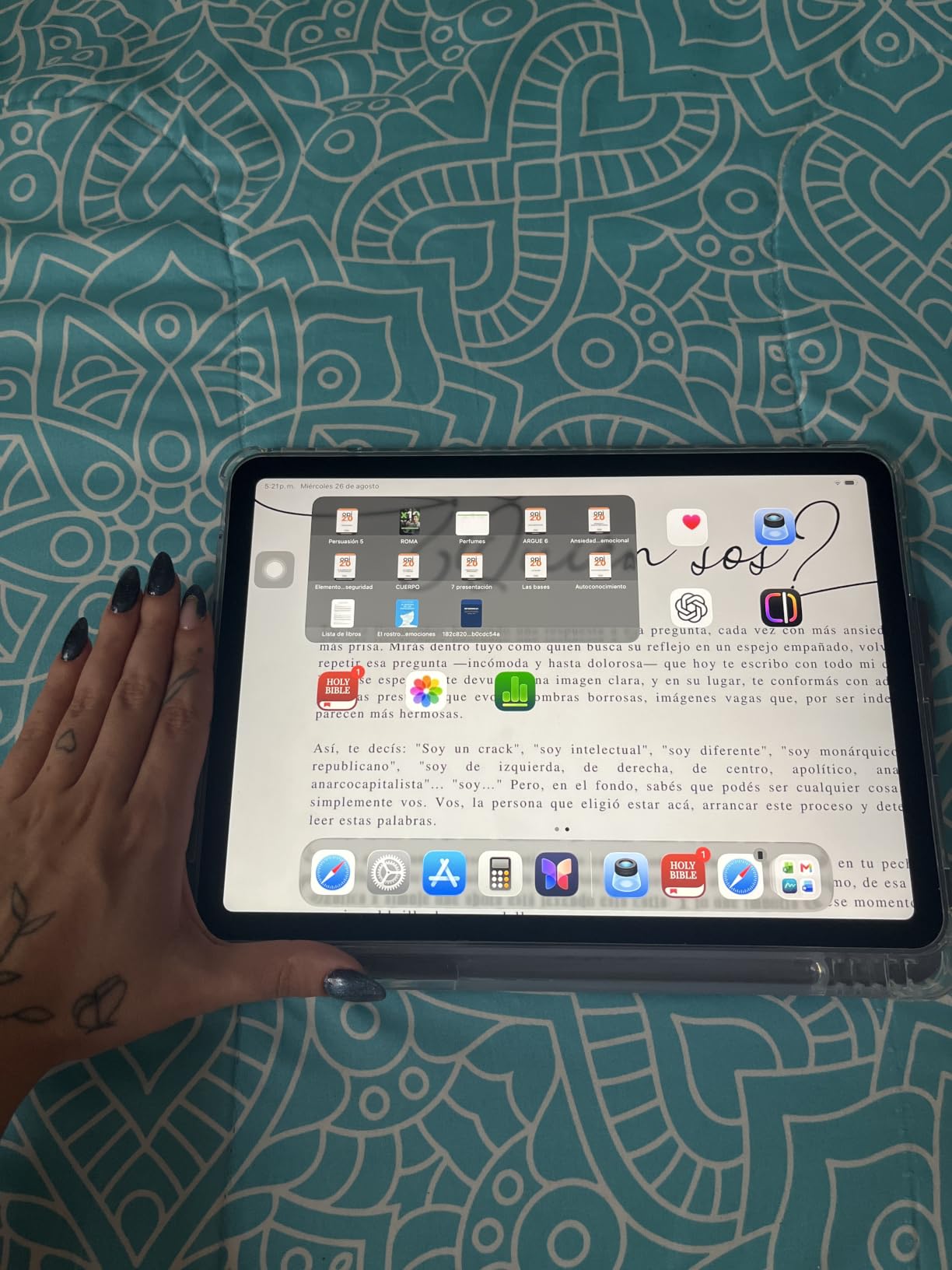 Apple 2022 iPad Air (10.9-inch, Wi-Fi, 64GB) - Starlight (Renewed) customer photo 1