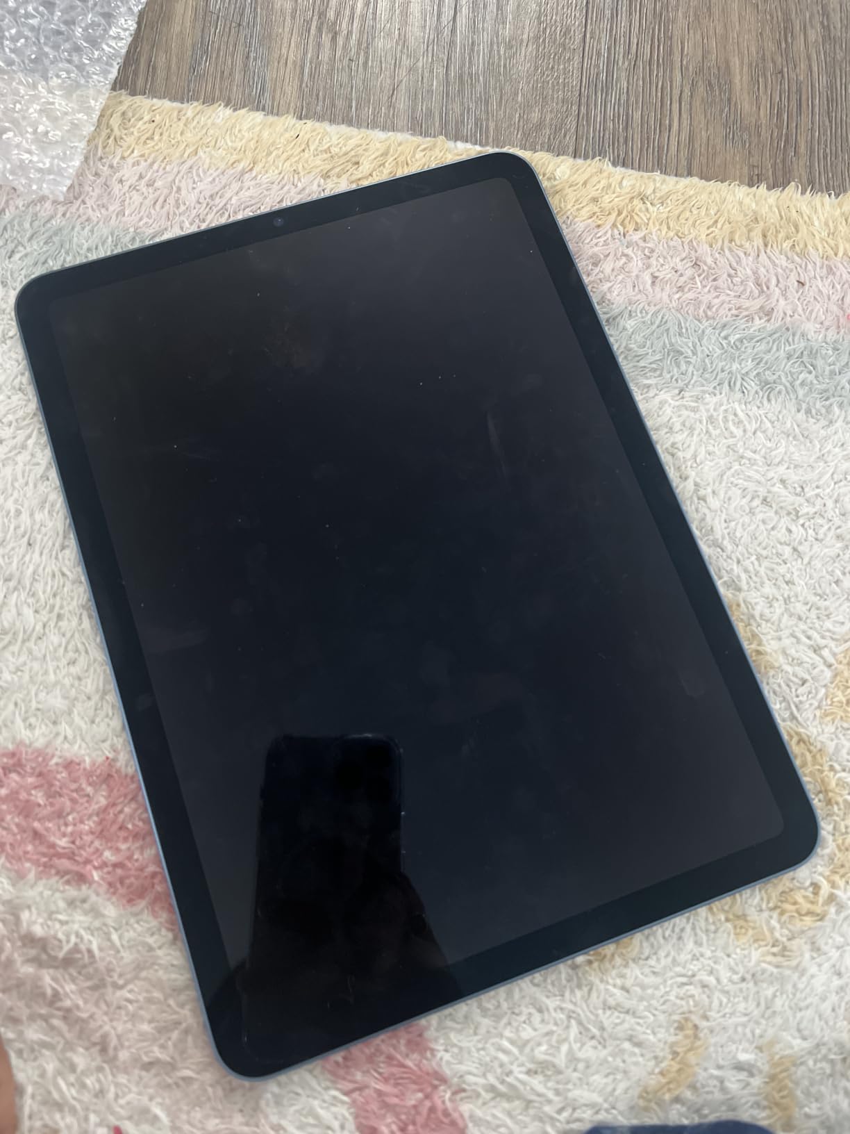 Apple 2022 iPad Air (10.9-inch, Wi-Fi, 64GB) - Starlight (Renewed) customer photo 2