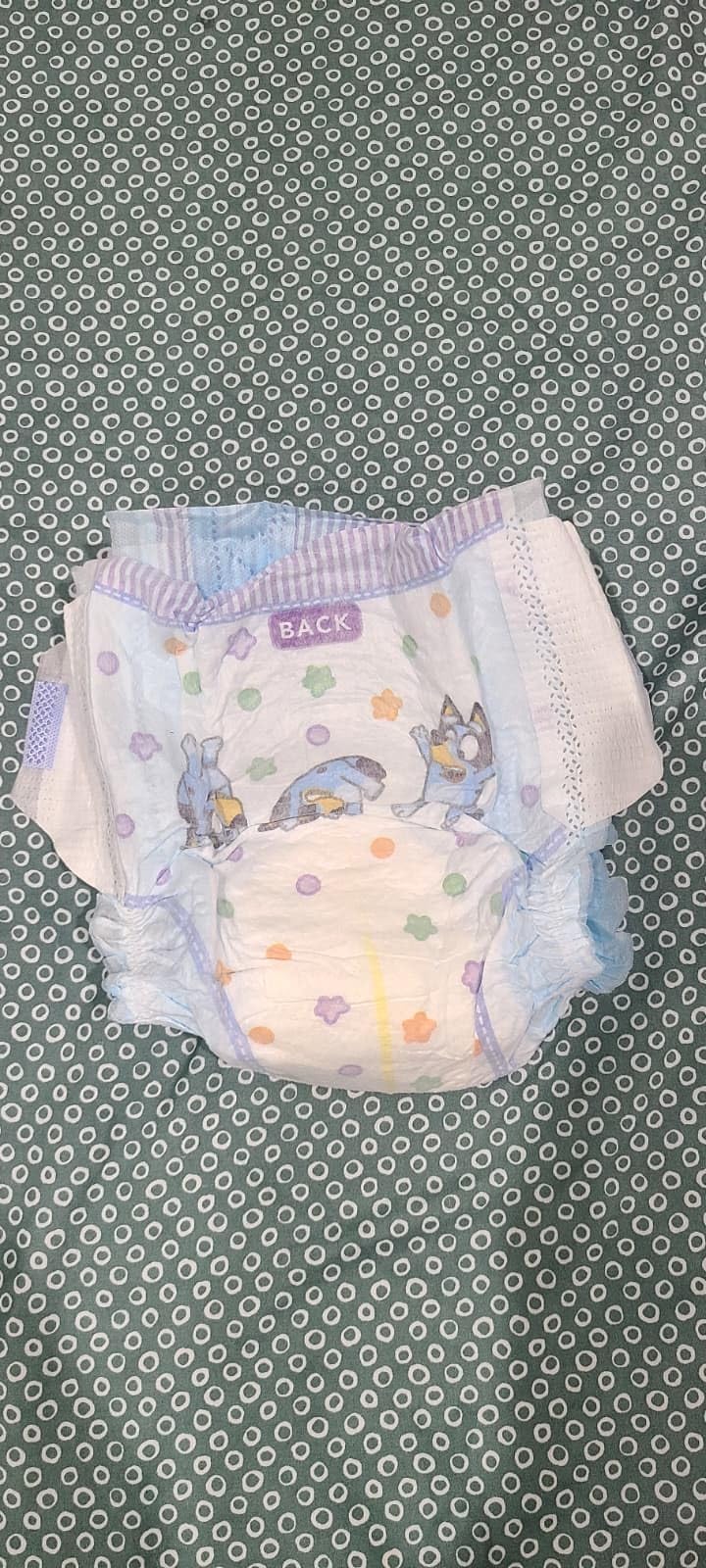 Luvs Platinum Protection Baby Diapers, Size 7, 124 Count customer photo 1