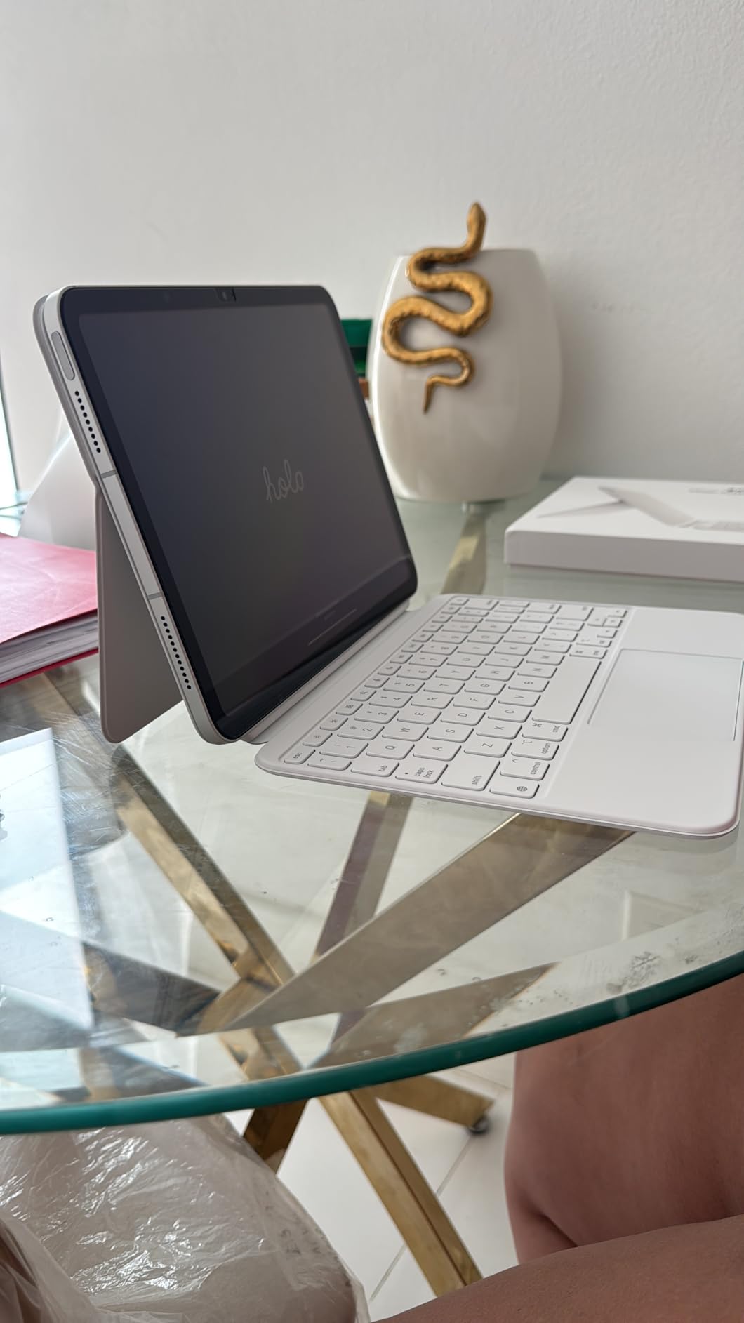 Apple Magic Keyboard Folio: iPad Keyboard and case for iPad (A16 and 10th Generation), Detachable Two-Piece Design that attaches magnetically, Built-in trackpad, US English – White customer photo 1