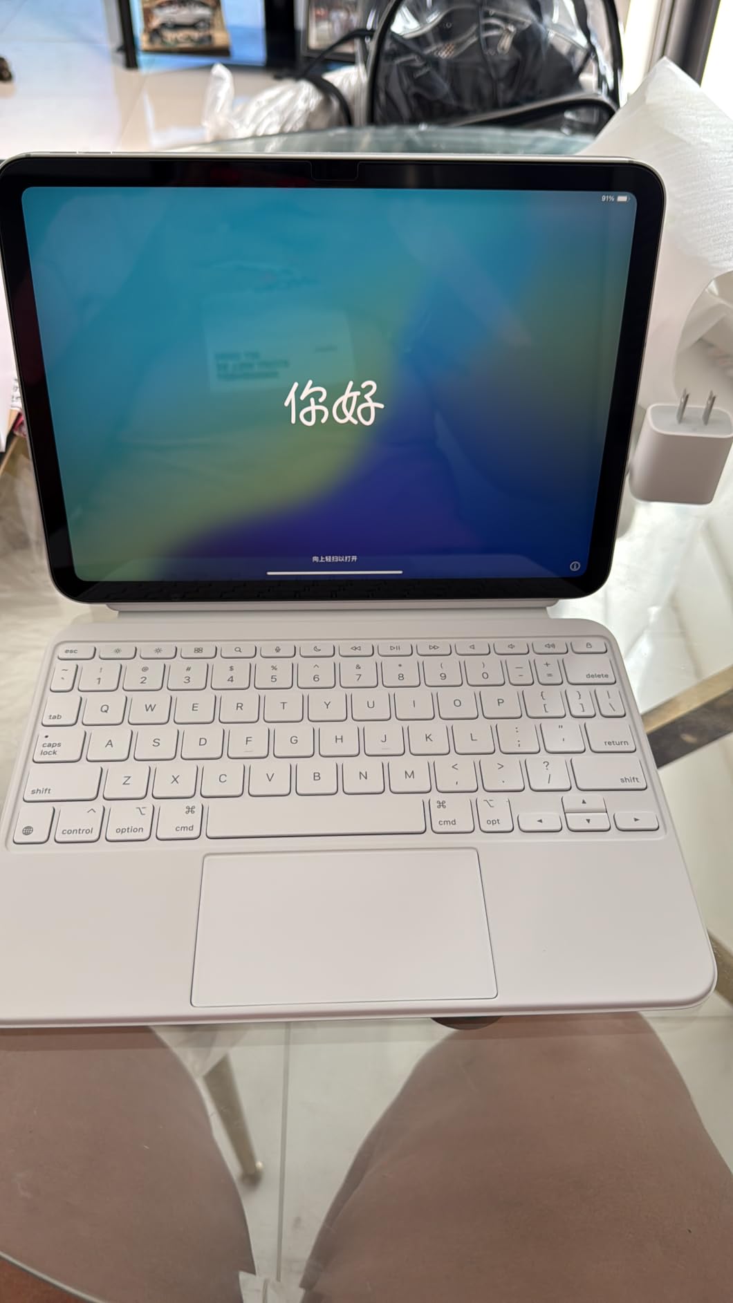 Apple Magic Keyboard Folio: iPad Keyboard and case for iPad (A16 and 10th Generation), Detachable Two-Piece Design that attaches magnetically, Built-in trackpad, US English – White customer photo 2