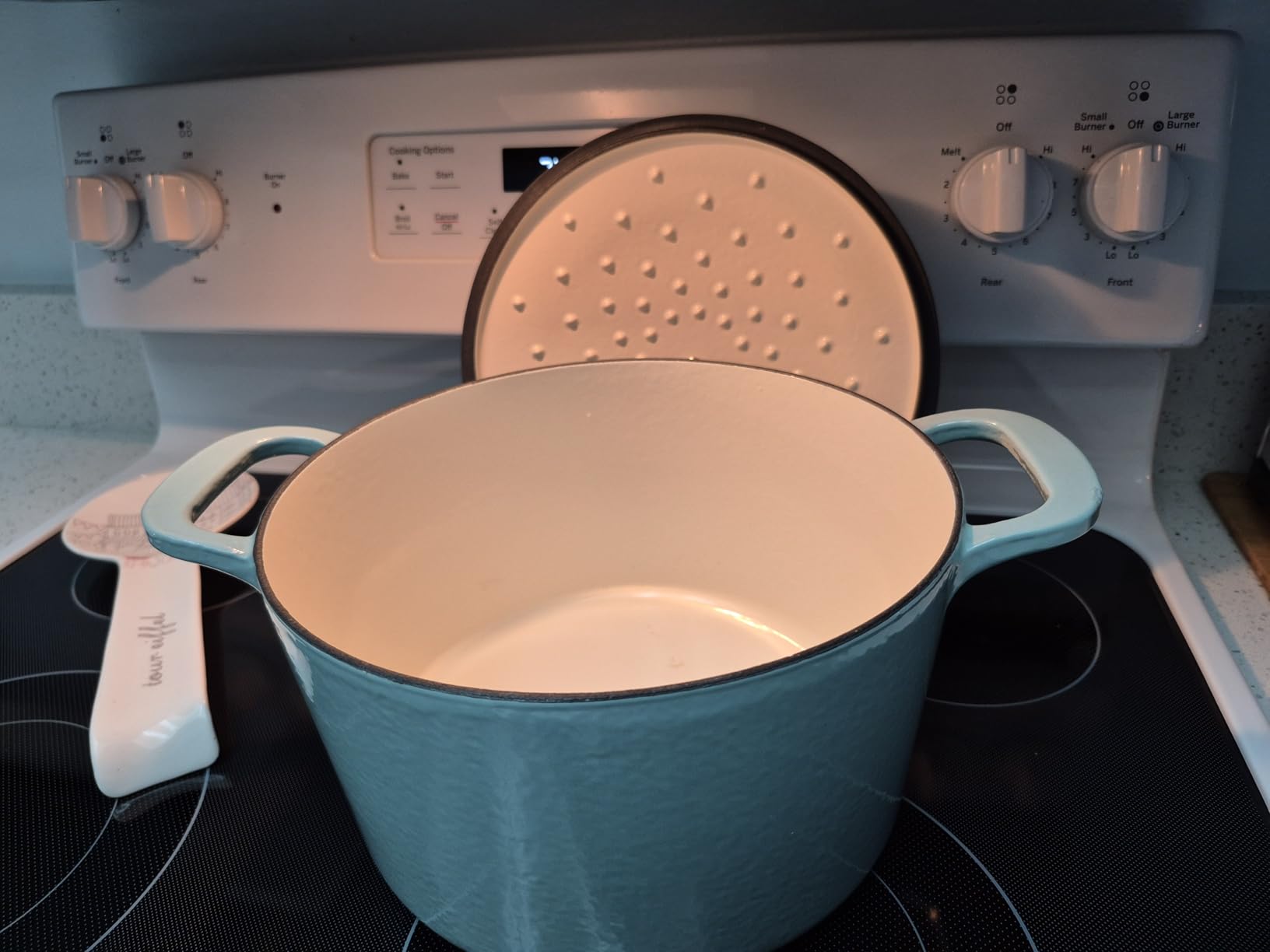 MARTHA STEWART Gatwick 7-Quart Enamel Cast Iron Dutch Oven – Linen White With Gold – Heavy-Duty Dutch Oven for Slow Cooking, Braising & Baking customer photo 2