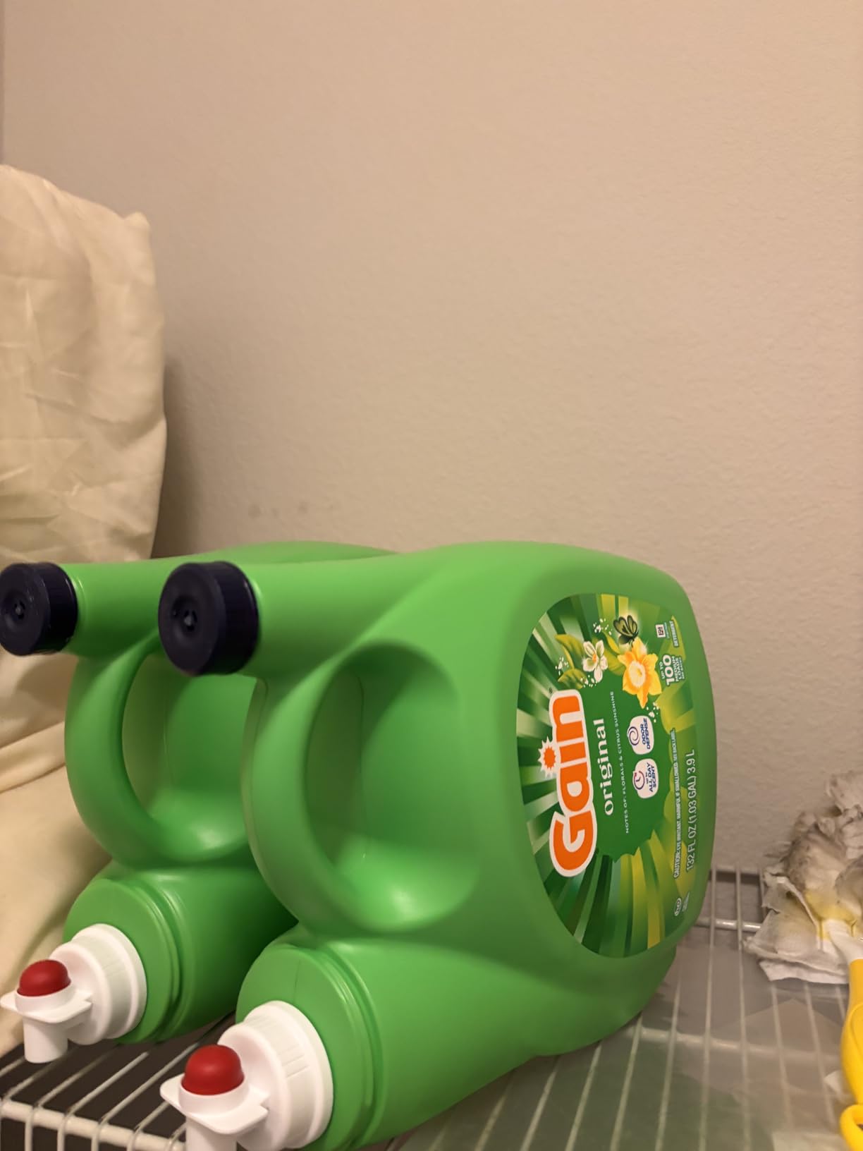 Gain Liquid Laundry Detergent, Freshness, Odor Defense, High Efficiency Washing Machine Liquid Laundry Soap, Original Scent, 132 fl oz, 100 Loads (Packaging May Vary) customer photo 1