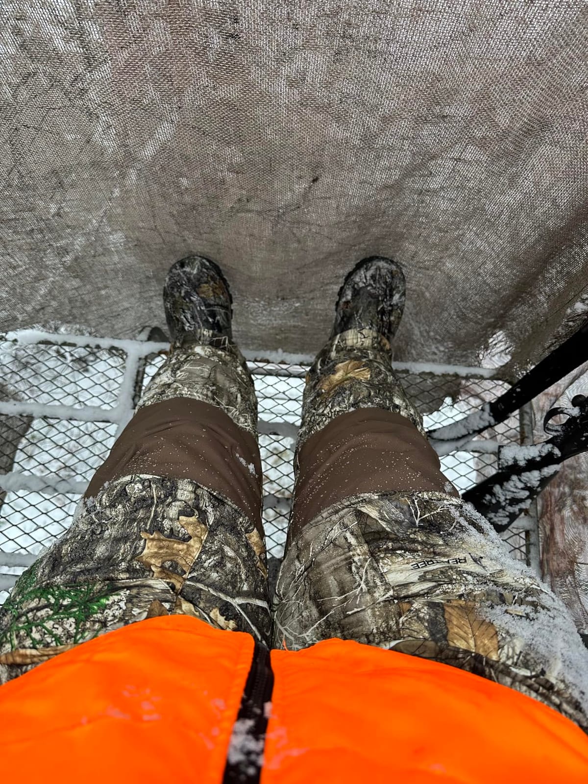 TIDEWE Heated Hunting Bibs for Men, Insulated Camo Overalls with Power Bank customer photo 1
