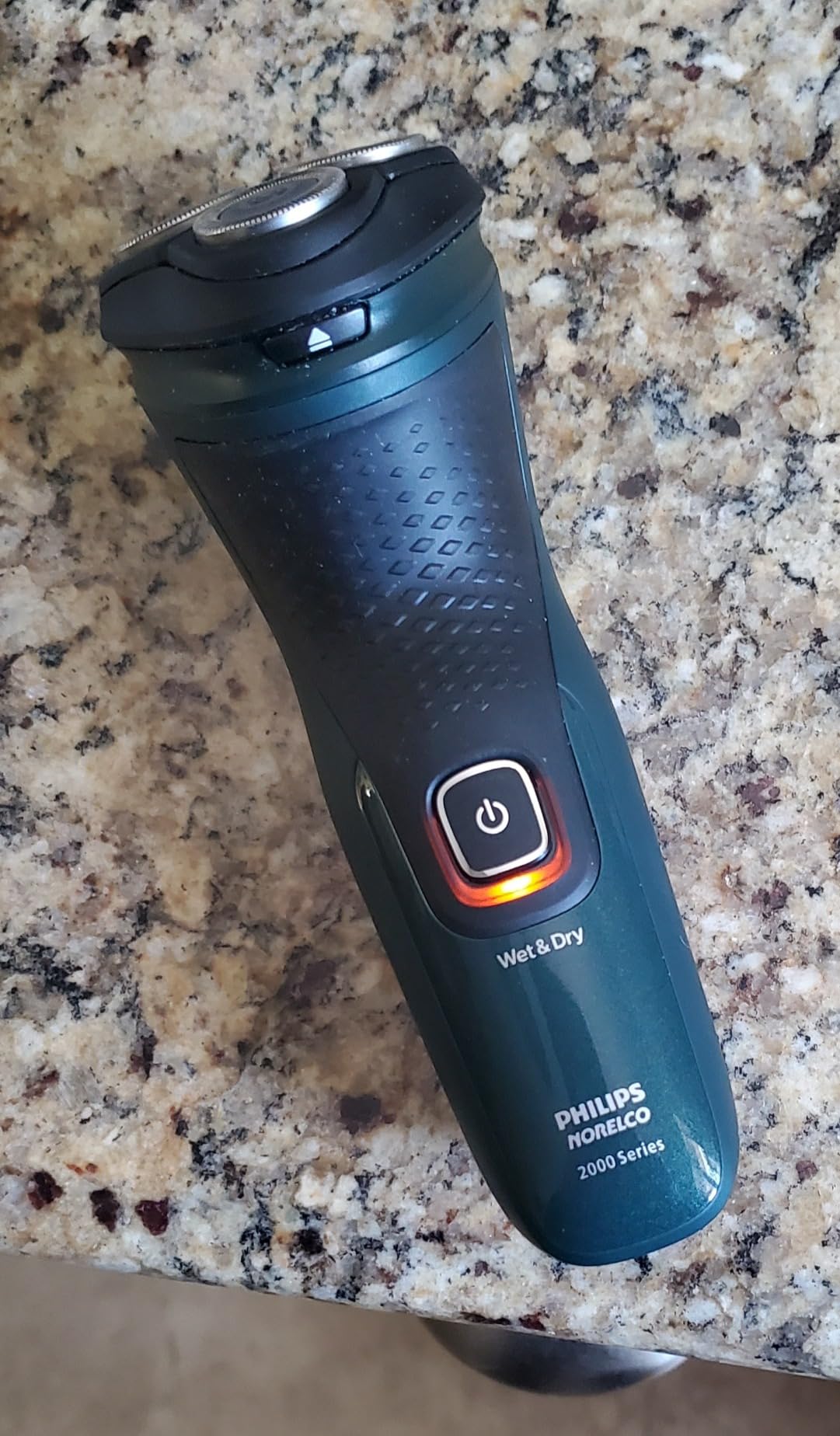 Philips Norelco 2600 Electric Shaver, Dark Forest Green customer photo 1