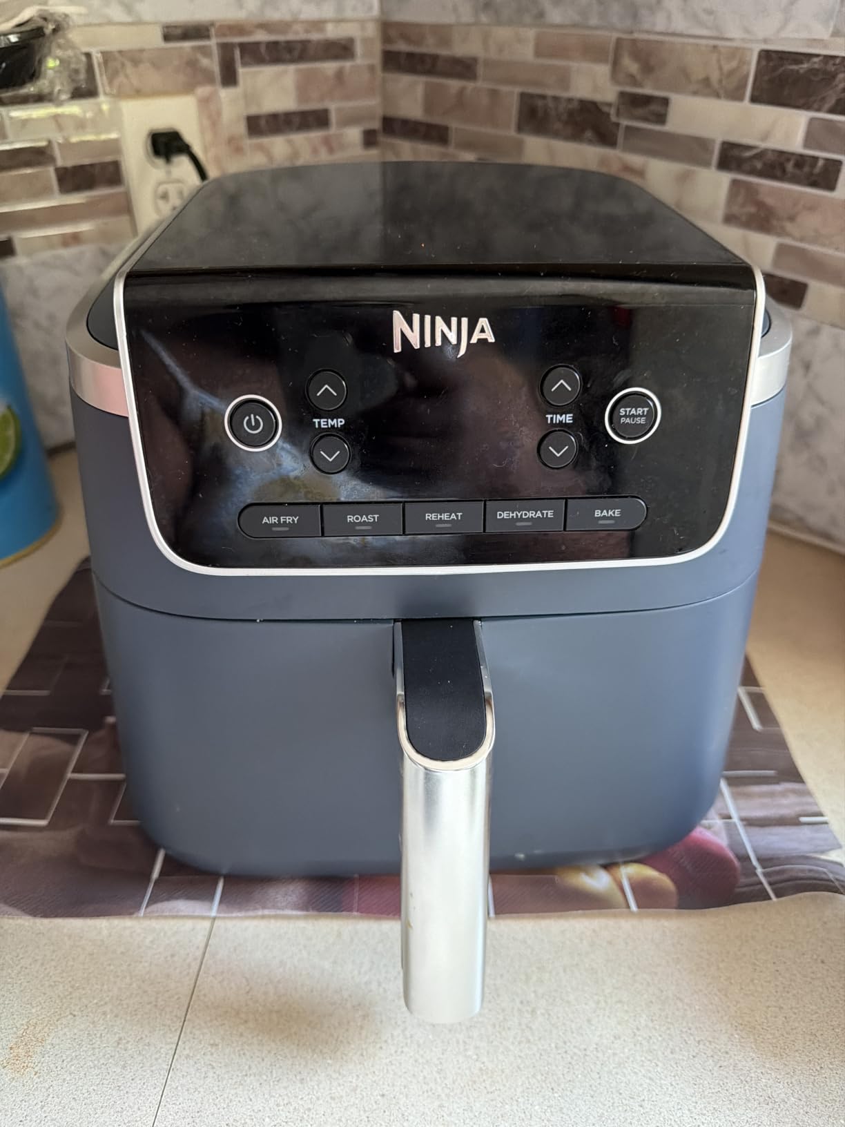 Ninja Air Fryer Pro, 5 Qt, 4-in-1, Grey, AF141 customer photo 1
