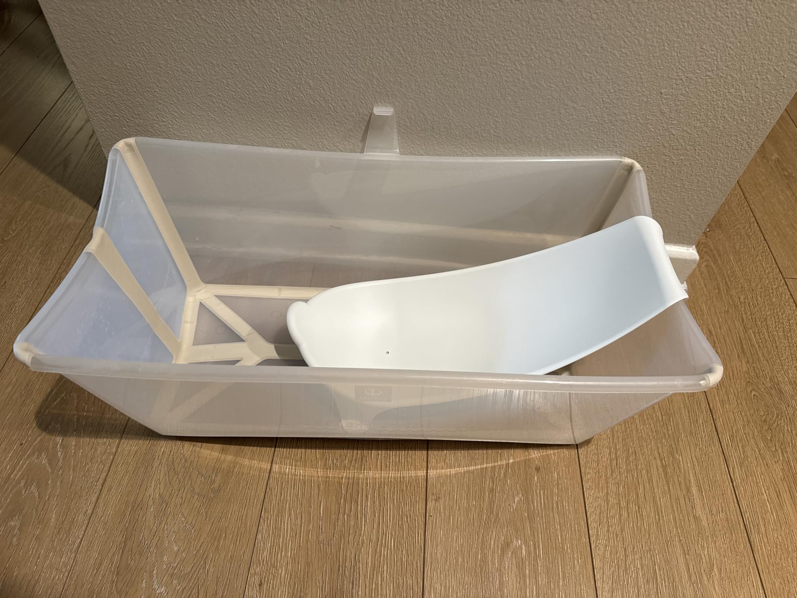 Stokke Flexi Bath Bundle - Foldable Bathtub + Newborn Support, Sandy Beige customer photo 2