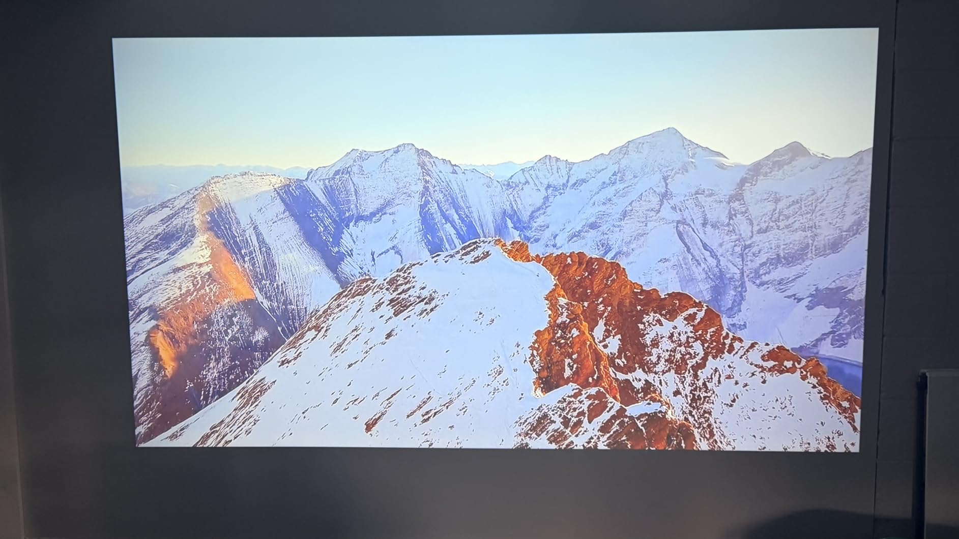 HAPPRUN 2000 ANSI 4K Decoding Projector with WiFi and Bluetooth, Auto Focus customer photo 1