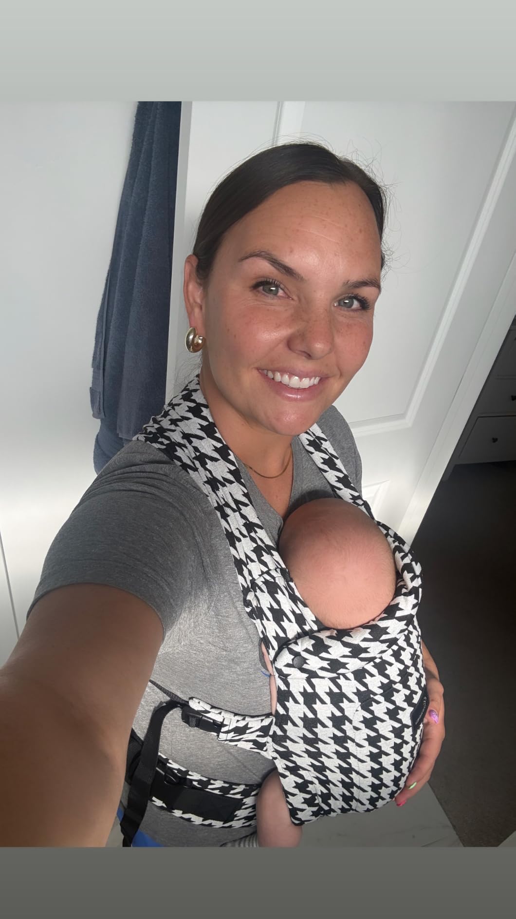 GROWNSY Newborn Carrier, Ergonomic, Cozy Baby Carrier, Deep Grey customer photo 1