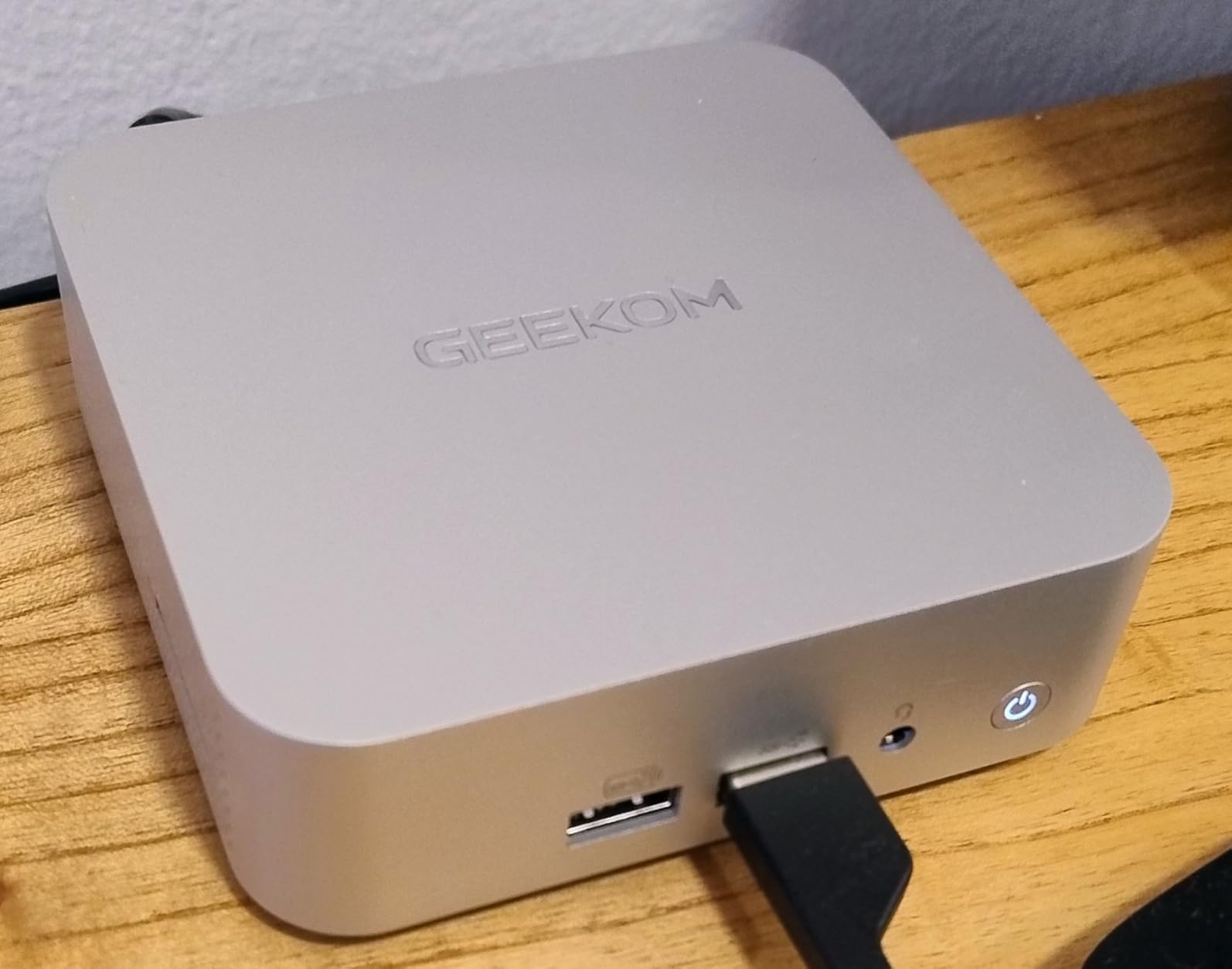 GEEKOM A6 Mini PC, Ryzen 7 6800H, 16GB DDR5 Upgradable RAM 1TB PCIe 4.0 SSD customer photo 1
