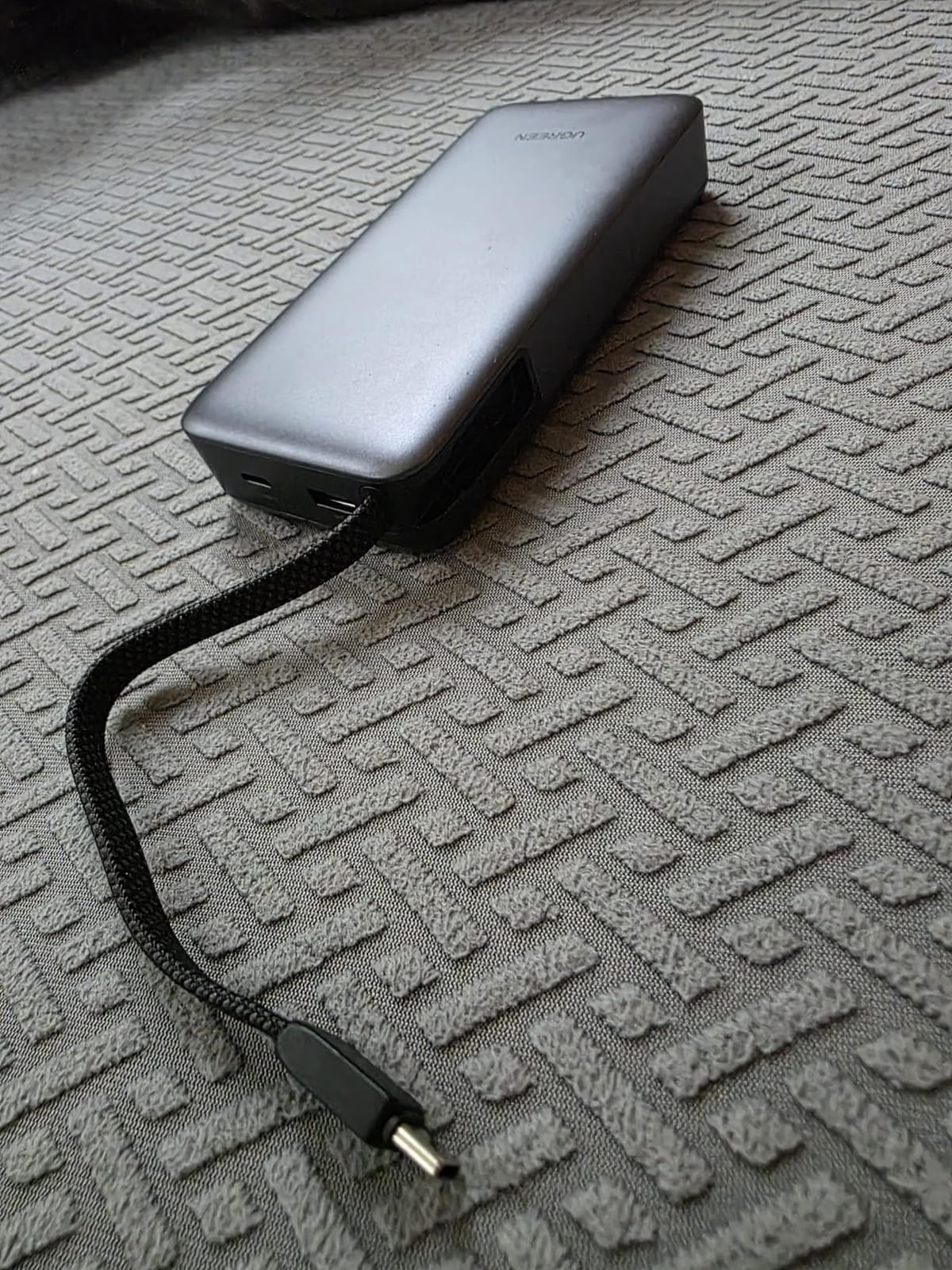 UGREEN Nexode 20000mAh 45W Power Bank, Built-in Cable for iPhone 17 Pro customer photo 2