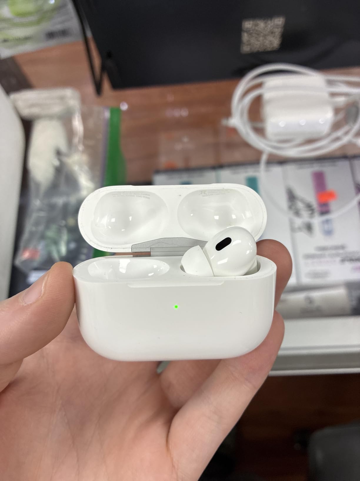 Apple AirPods Pro (2nd Generation) with MagSafe Charging Case (USB-C) (Renewed Premium) customer photo 2