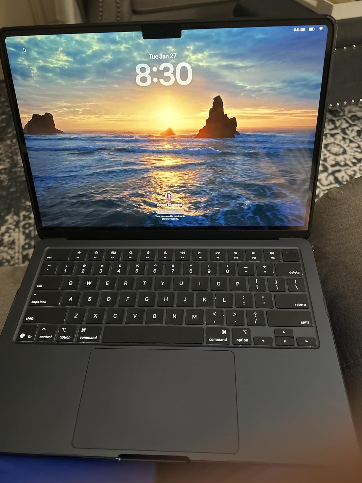 Apple 2025 MacBook Air 13-inch Laptop with M4 chip: Built for Apple Intelligence, 13.6-inch Liquid Retina Display, 24GB Unified Memory, 512GB SSD Storage, 12MP Center Stage Camera, Touch ID; Midnight customer photo 1