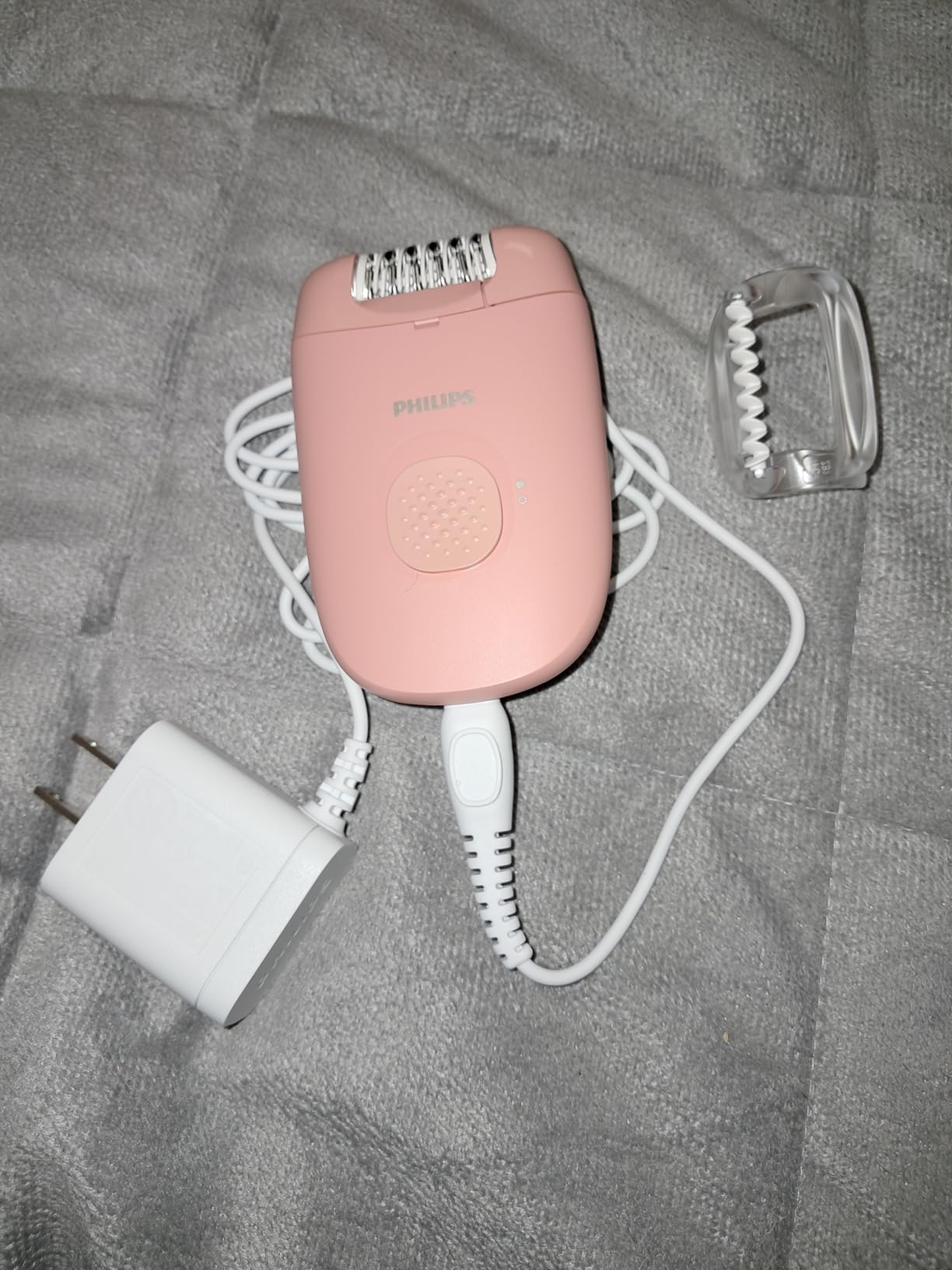 Philips Epilator Series 2000, Corded Epilator for Legs and Body, Hair Removal Device for Women, Model BRE227/00 customer photo 2