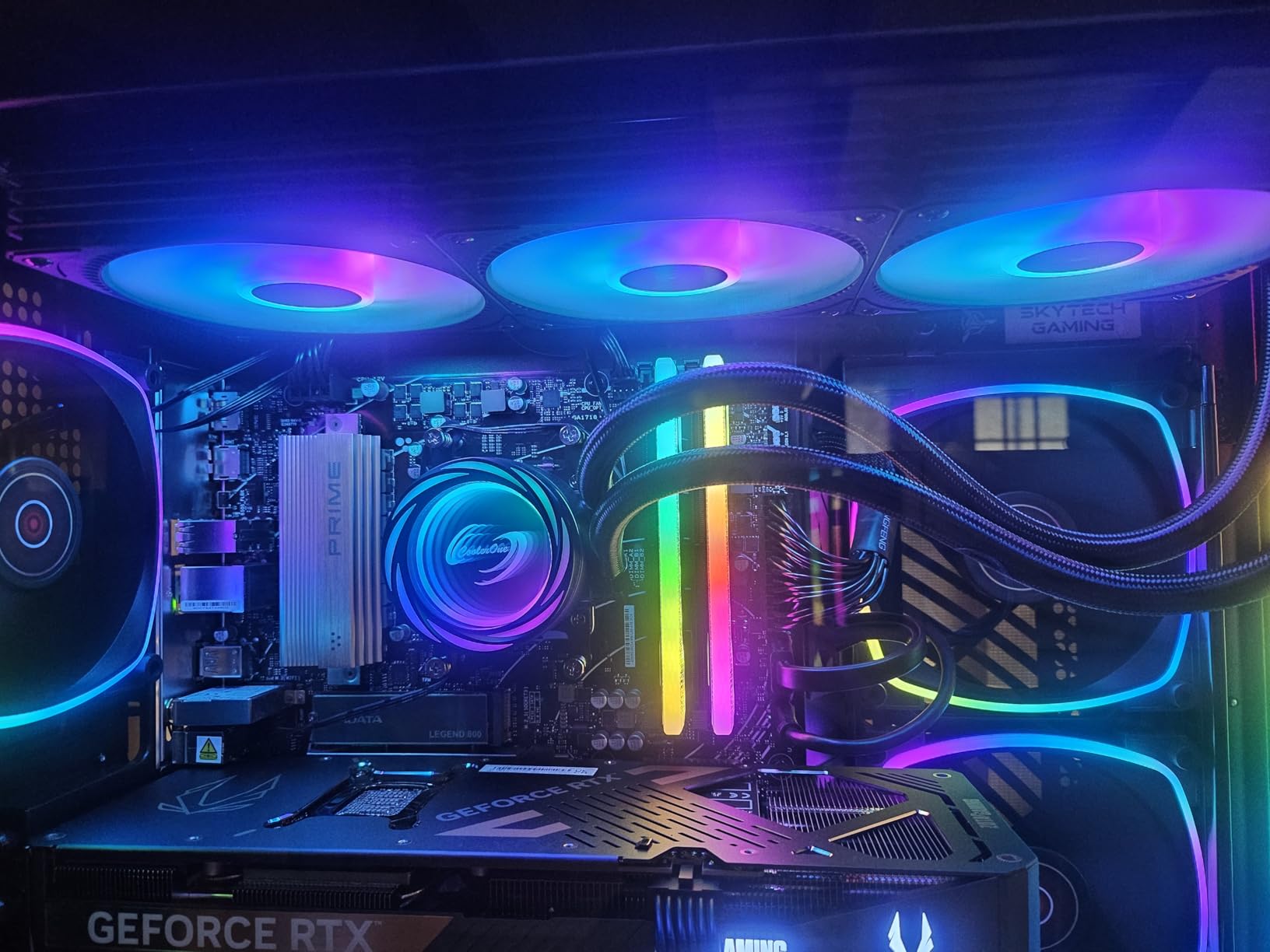Skytech Gaming PC Desktop, Ryzen 7 9800X3D, RTX 5070 Ti, 32GB RAM, 2TB SSD customer photo 2