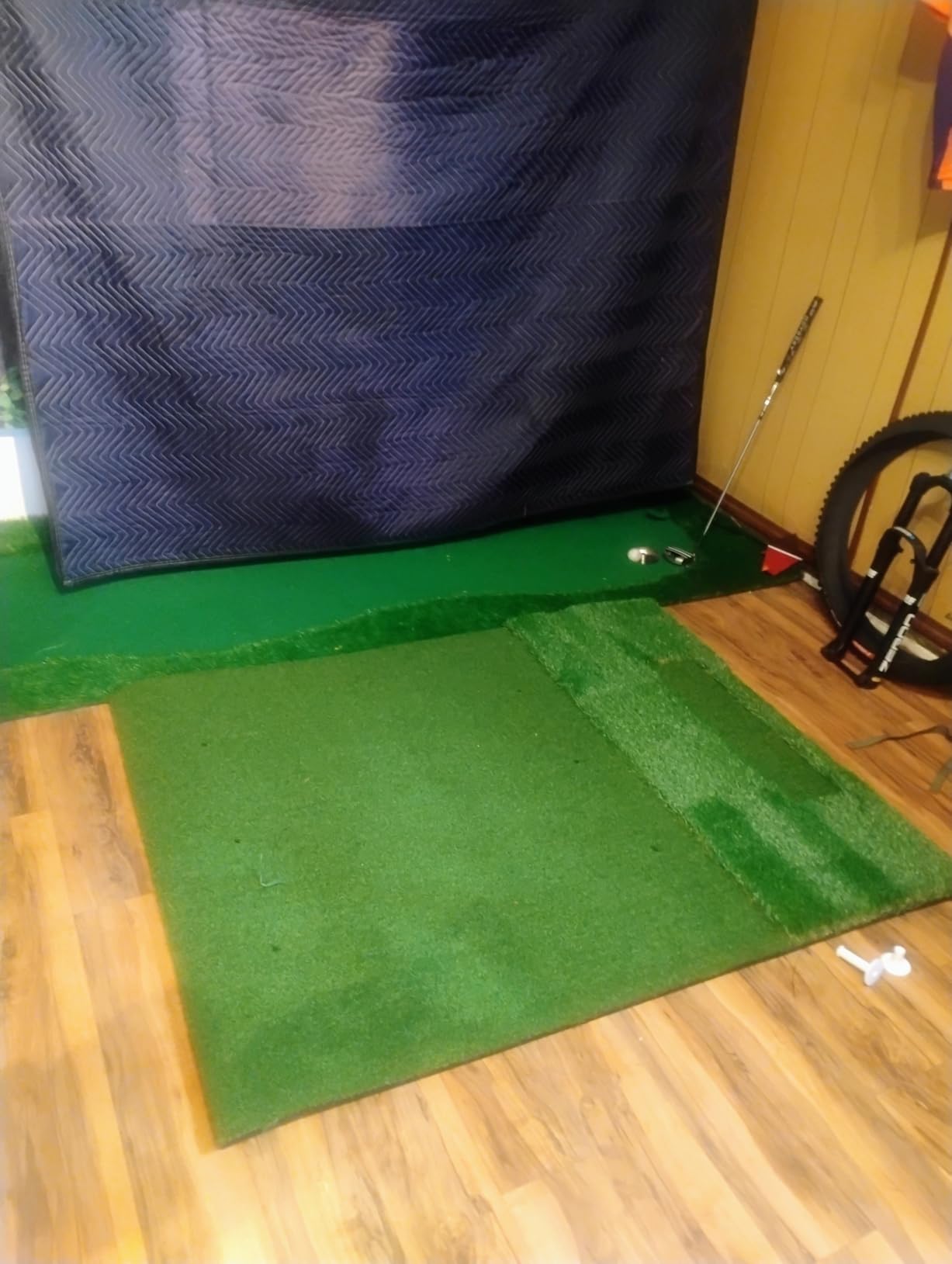 RELILAC Dual Turf Golf Mat with Ball Tray,5x4Ft 26-50mm Thickened Golf Hitting Mats for Indoor/Outdoor Practice,Turf Driving Range Mats for Golf Simulators and Chipping Swing Driving Training customer photo 1
