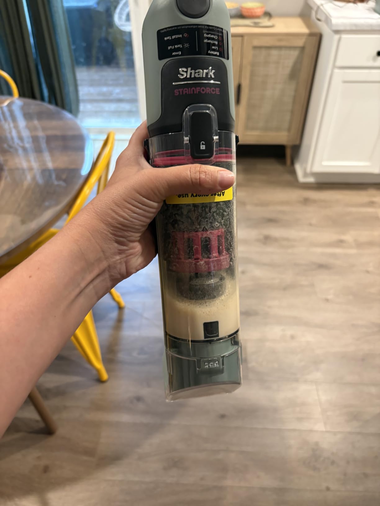 Shark StainForce Cordless Stain, Odor & Urine Remover, 2 Tools, Caddy HX101 customer photo 1