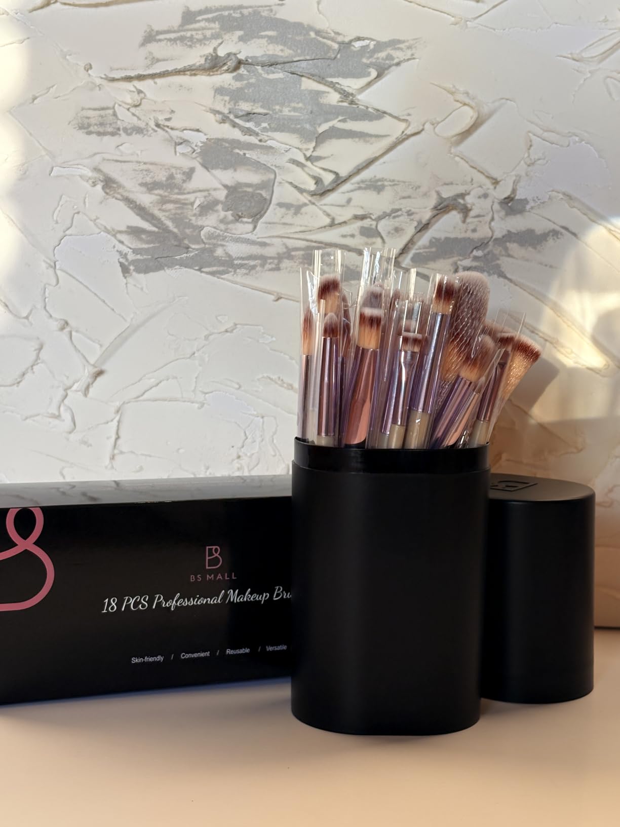 Professional Makeup Brush Set with Travel Case 18 Pcs for Makeup Artists customer photo 1