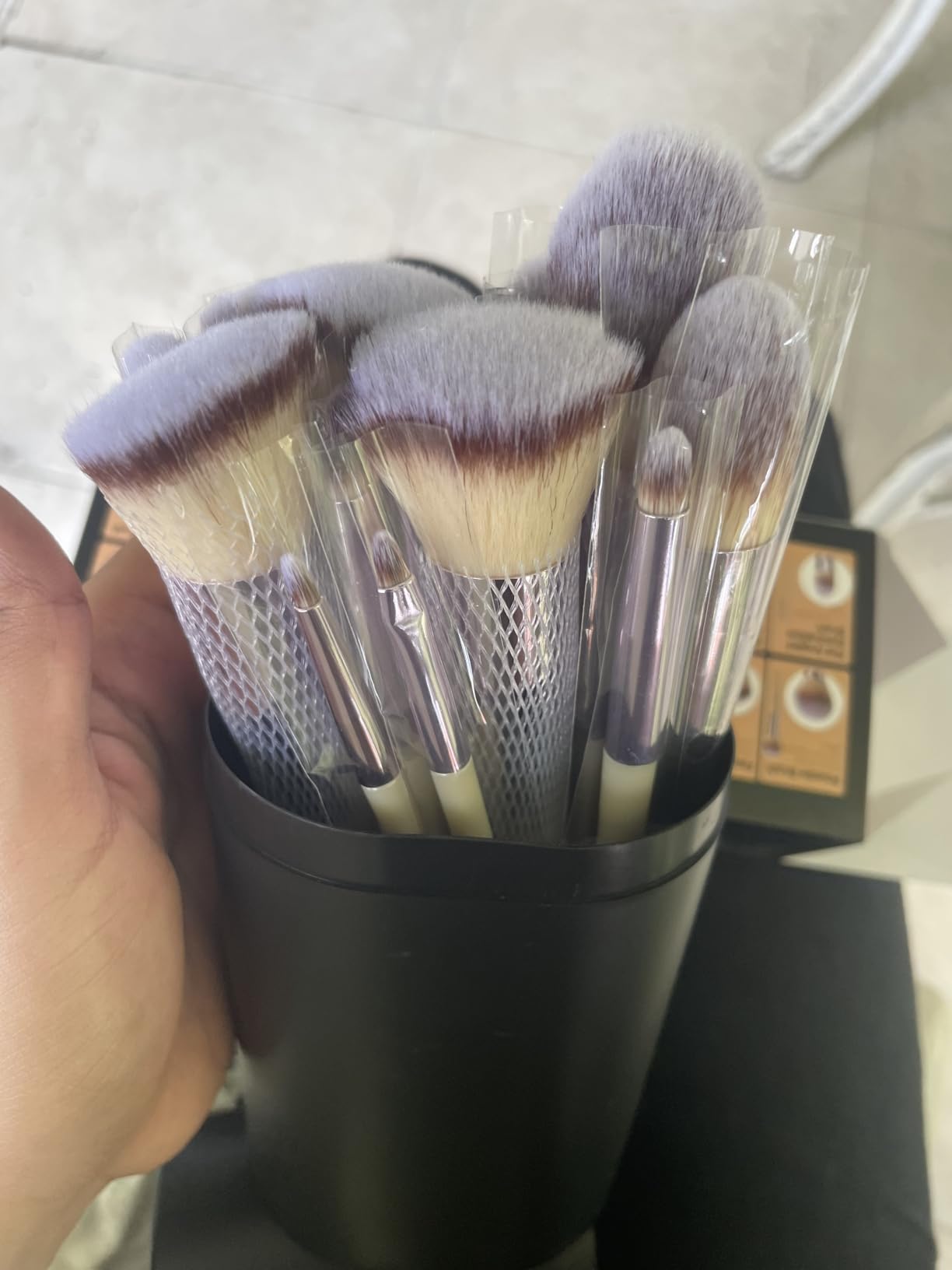 Professional Makeup Brush Set with Travel Case 18 Pcs for Makeup Artists customer photo 2