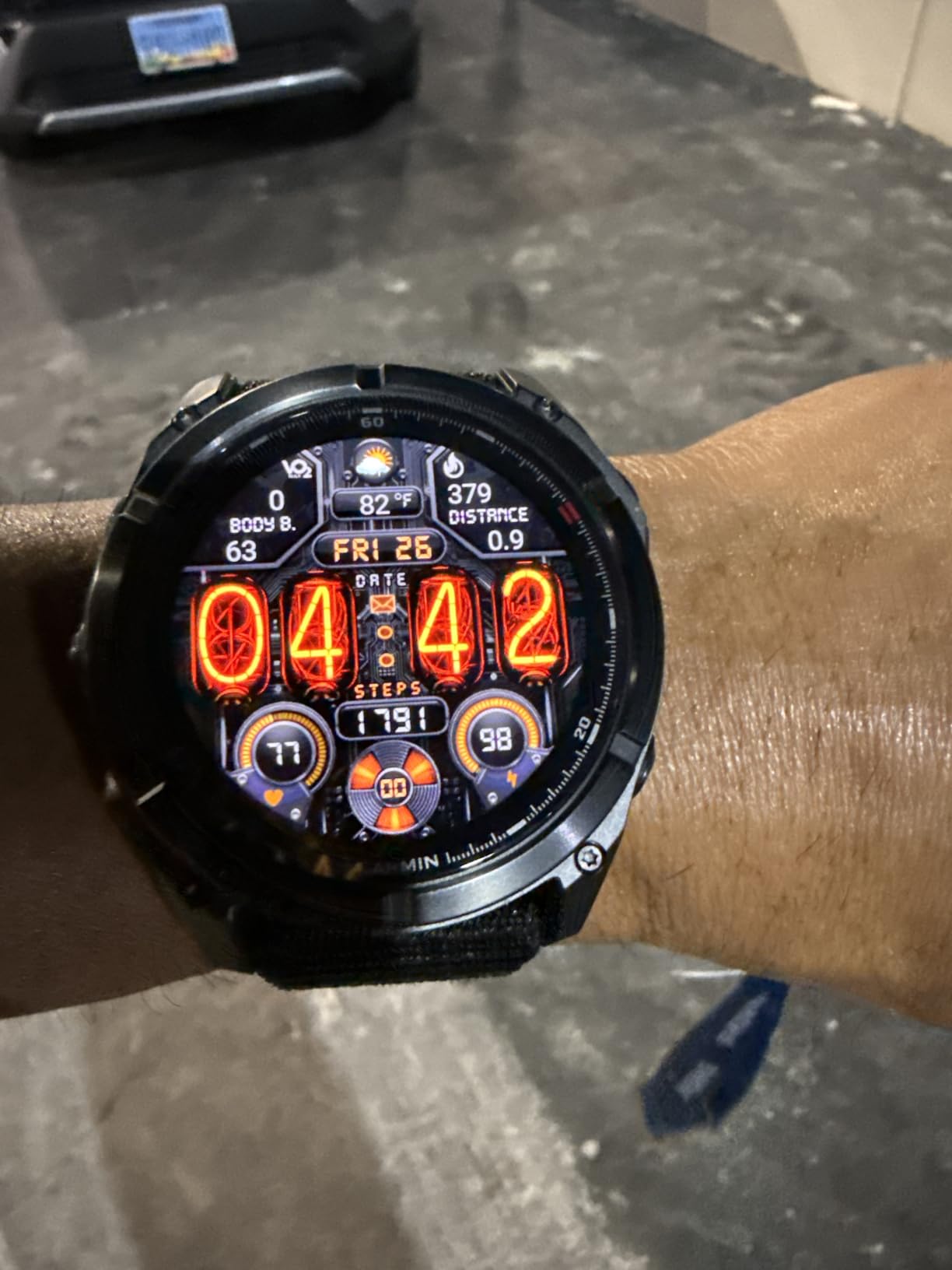 Garmin fēnix® 8 Pro, 51mm, Sapphire, Titanium, Graphite/Black customer photo 2