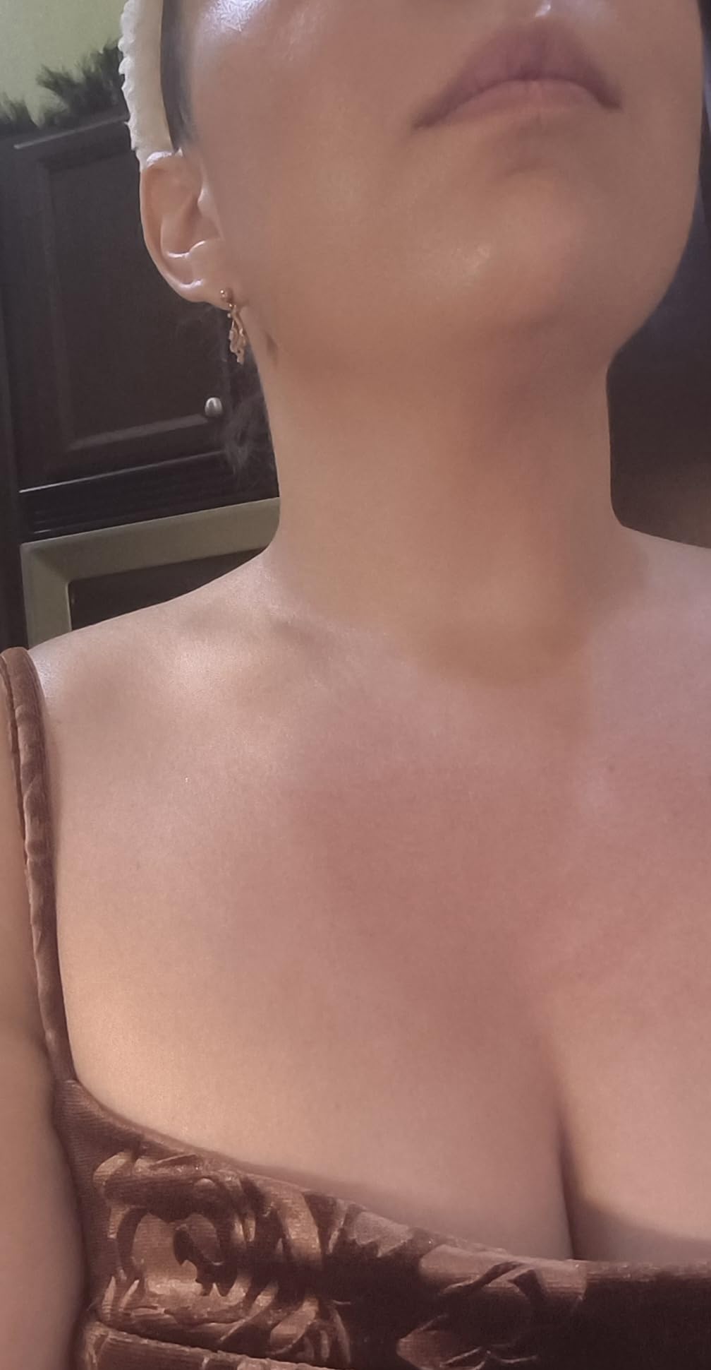 Estée Lauder Double Wear Stay-in-Place Foundation Makeup | 36-Hour Long-Wear Oil-Free Liquid Matte Foundation | Hydrating, Breathable, Buildable | New Formula customer photo 1