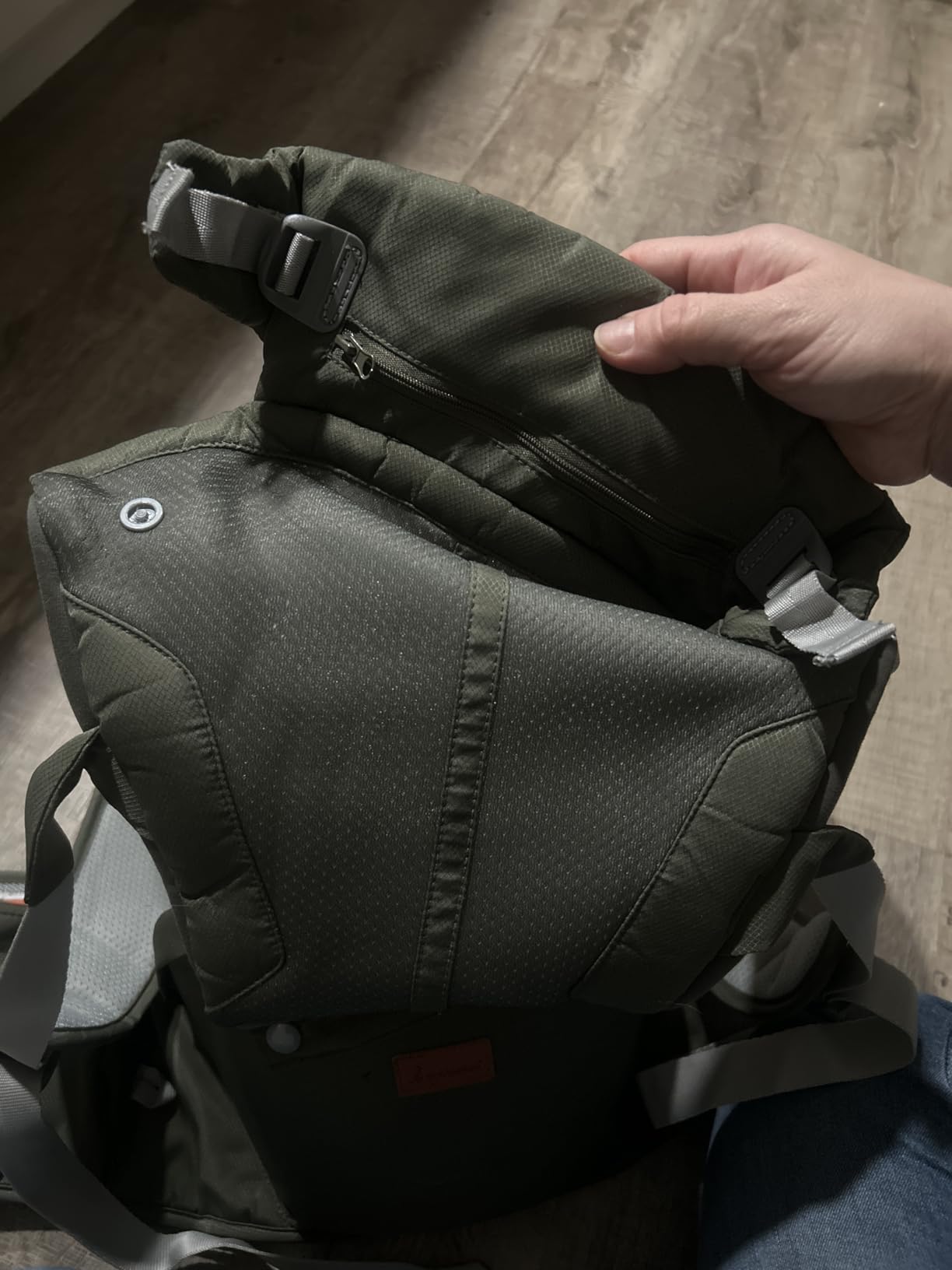 BabbleRoo Grow Plus Carrier – Safety Certified Organic Cotton Baby Carrier with Detachable Hip Seat, Ample Storage, Magnetic Buckle, Storage Bag – All-Season Comfort for Baby & Parent (7–50 lbs) customer photo 2