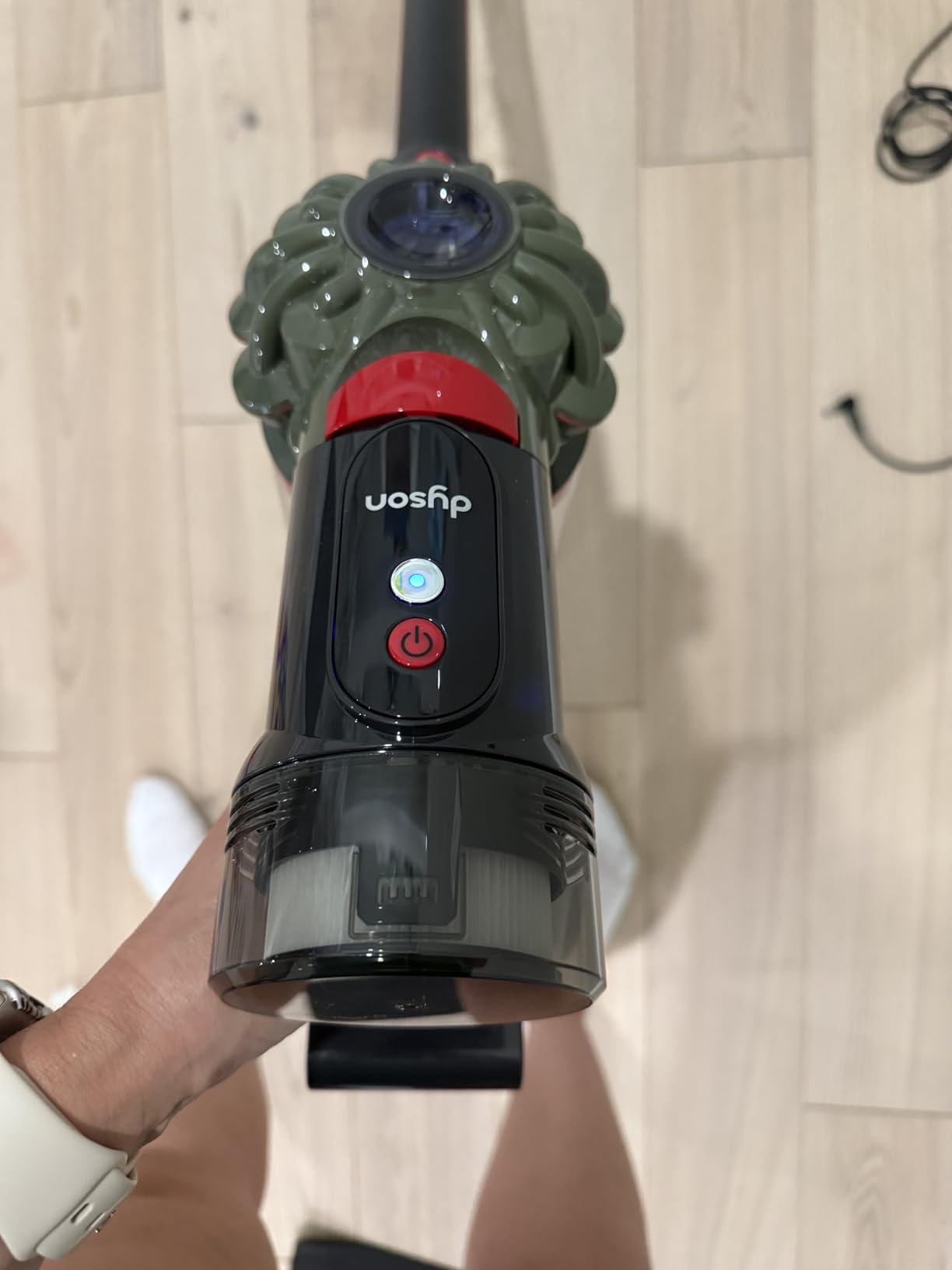 Dyson V8 Cyclone Cordless Vacuum customer photo 1