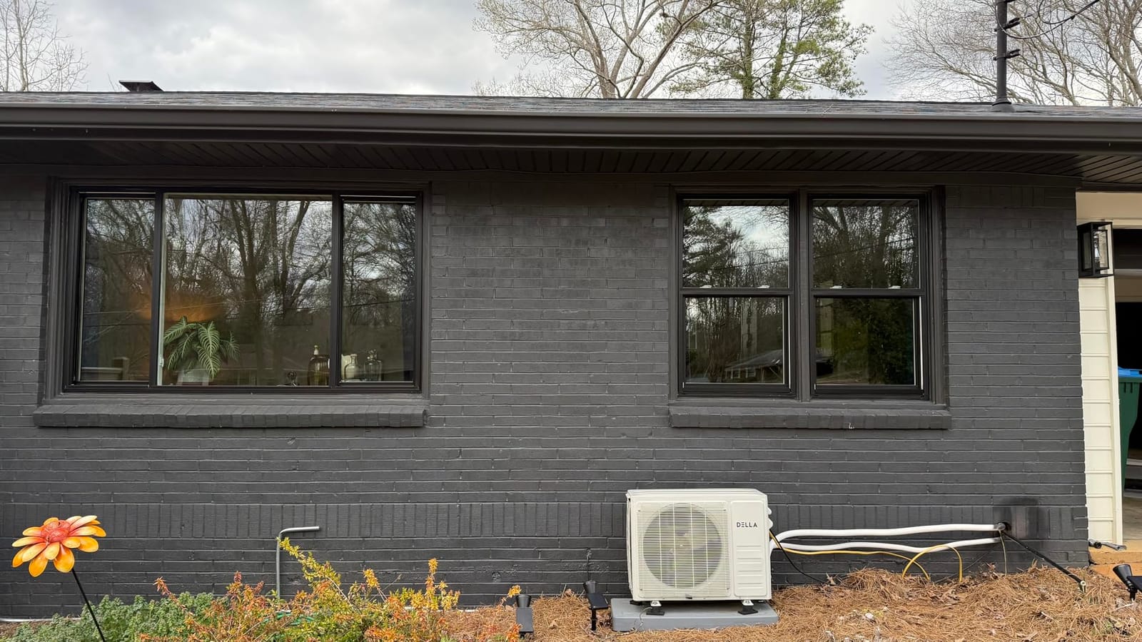 DELLA Vario Series Mini Split Air Conditioner Works with Alexa,9000 BTU,Cools up to 400 Sq.Ft,19 SEER2,Ductless Inverter System,Energy Star,Heat Pump Pre-Charged and 16.4ft Installation Kits customer photo 2