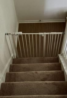 InnoTruth 29.6-39.1 in Wide Baby Gate for Stairs and Doorways, White customer photo 2